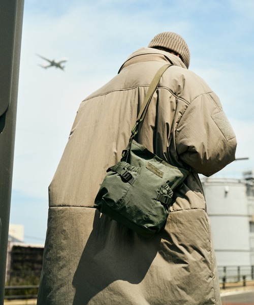 WILD THINGS（ワイルドシングス）の「500mlペットボトル収納可能【WILD THINGS】STORAGE SHOULDER S 超軽量 リップストップナイロン ミニショルダーバッグ（ショルダーバッグ・レディース・ベージュ/ブラック/カーキ・ONE SIZE）」の4枚目の写真