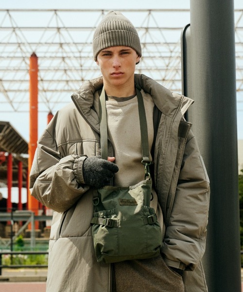 WILD THINGS（ワイルドシングス）の「500mlペットボトル収納可能【WILD THINGS】STORAGE SHOULDER S 超軽量 リップストップナイロン ミニショルダーバッグ（ショルダーバッグ・レディース・ベージュ/ブラック/カーキ・ONE SIZE）」の6枚目の写真
