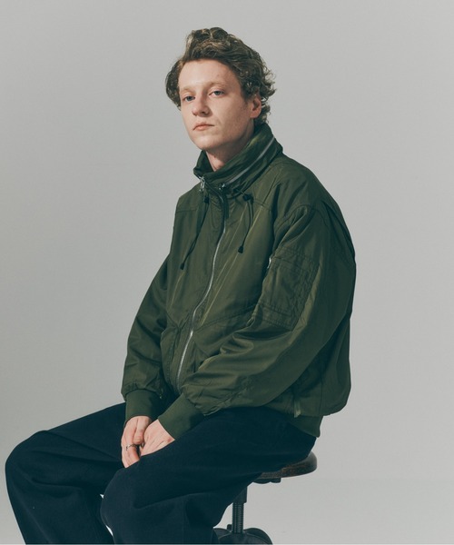MAISON CLUB(メゾンクラブ)の「【MAISON CLUB】Tech Short Blouson / テックショートブルゾン SNF(ブルゾン・メンズ・ブラック/グリーン・M/L)」の2枚目の写真