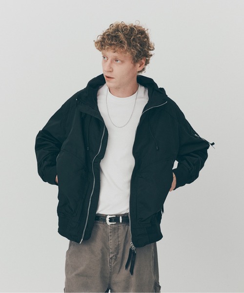 MAISON CLUB(メゾンクラブ)の「【MAISON CLUB】Tech Short Blouson / テックショートブルゾン SNF(ブルゾン・メンズ・ブラック/グリーン・M/L)」の1枚目の写真