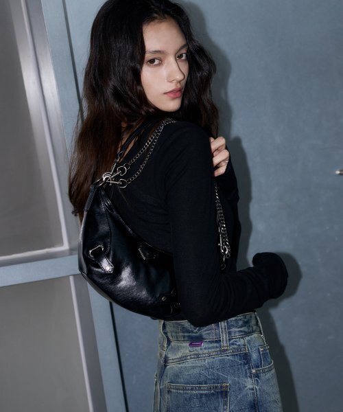 LEATHERY（レザリー）の「ヴィンテージチェーンクロスショルダーバッグ_ミニ [ブラック]（ショルダーバッグ・レディース・その他・FREE）」の3枚目の写真