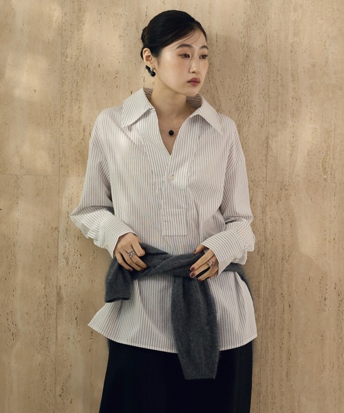 LAULEN（ローレン）の「back tuck stripe oversized shirt /バックタックストライプオーバーシャツ（シャツ/ブラウス・レディース・ベージュ/ホワイト・FREE）」の2枚目の写真