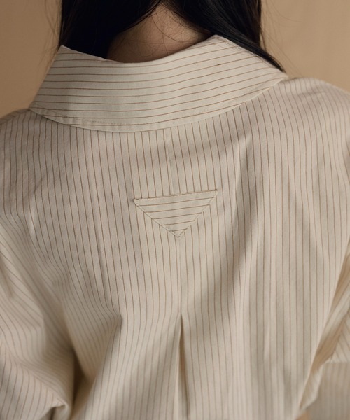 LAULEN（ローレン）の「back tuck stripe oversized shirt /バックタックストライプオーバーシャツ（シャツ/ブラウス・レディース・ベージュ/ホワイト・FREE）」の16枚目の写真