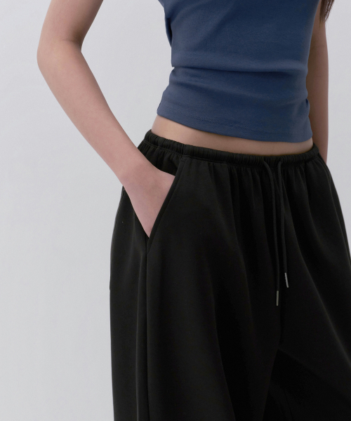 MUSINSA STANDARD WOMAN（ムシンサスタンダードウーマン）の「ウィメンズジャージバルーンジョガーパンツ[ブラック]（スウェットパンツ・レディース・その他・X-SMALL/SMALL/MEDIUM/LARGE）」の6枚目の写真