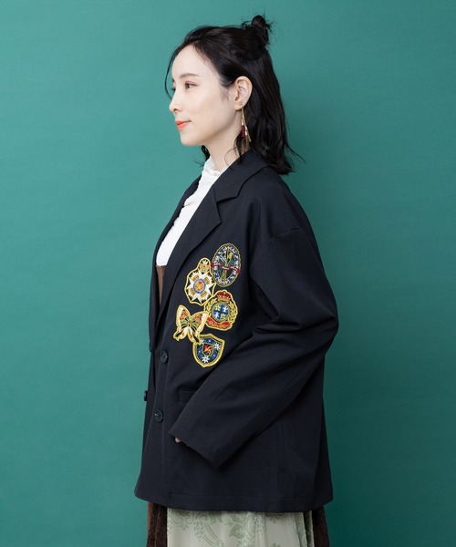 iS ScoLar（イズスカラー）の「563232：アップリケ刺繍 無地orチェック テーラードジャケット（テーラードジャケット・レディース・ブラック/ブラウン・M）」の6枚目の写真