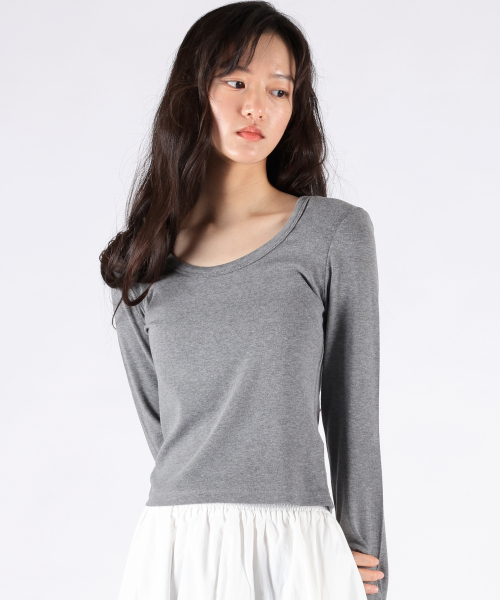 REBRENNER(リブレンナー)の「ポイントショルダー スリムフィット ロングスリーブ アイボリー(Tシャツ/カットソー・レディース・その他・FREE)」の6枚目の写真