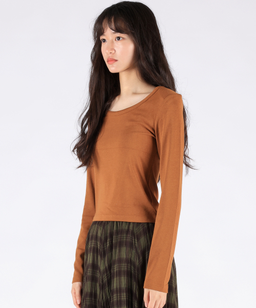 REBRENNER(リブレンナー)の「ポイントショルダー スリムフィット ロングスリーブ アイボリー(Tシャツ/カットソー・レディース・その他・FREE)」の10枚目の写真