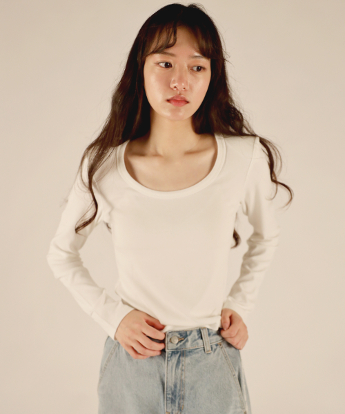 REBRENNER(リブレンナー)の「ポイントショルダー スリムフィット ロングスリーブ アイボリー(Tシャツ/カットソー・レディース・その他・FREE)」の16枚目の写真