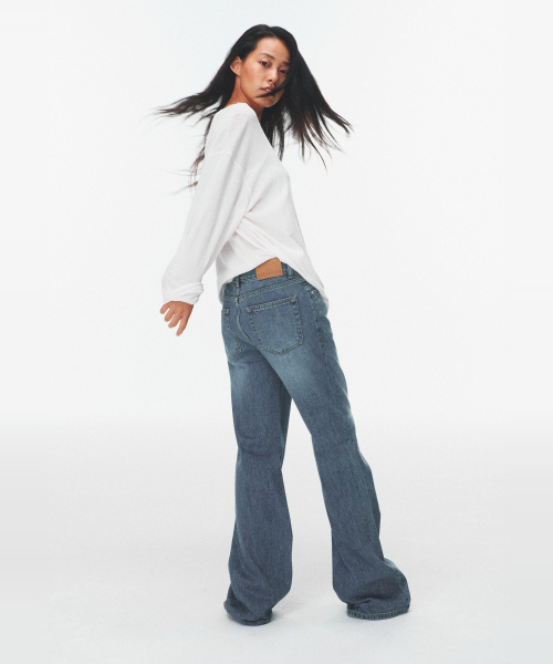 BLUEBRICK（ブルーブリック）の「[丈選択] Road flare デニム (ミドルブルー)（デニムパンツ・レディース・その他・S-Short/M-Short/L-Short/S-Long/M-Long/L-Long）」の8枚目の写真