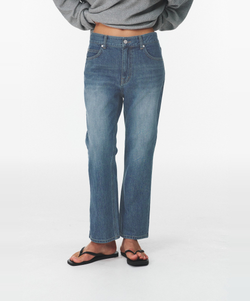 BLUEBRICK（ブルーブリック）の「[丈選択] Road flare デニム (ミドルブルー)（デニムパンツ・レディース・その他・S-Short/M-Short/L-Short/S-Long/M-Long/L-Long）」の11枚目の写真