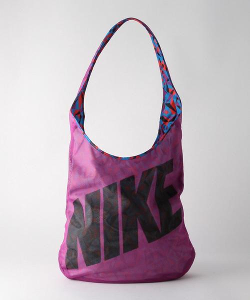 NIKE(ナイキ)の「NIKE(ナイキ) グラフィックリバーシブルトート(トートバッグ・レディース・ブラック/ケリー/ロイヤルブルー/パープル・FREE)」の4枚目の写真