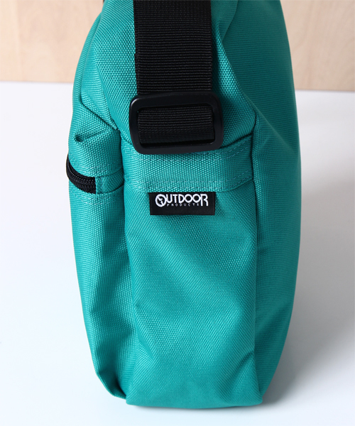 OUTDOOR PRODUCTS(アウトドアプロダクツ)の「コーデュラ縦型ショルダー(ショルダーバッグ・レディース・ピンク/ブラック/エメラルド/ネイビー/ロイヤルブルー・ONE SIZE)」の7枚目の写真