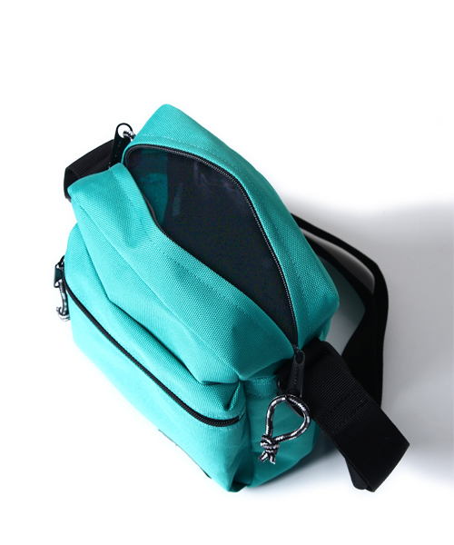 アウトドアプロダクツ ショルダーバッグ クラシック 縦型 スウェード合