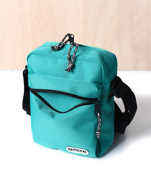 OUTDOOR PRODUCTS(アウトドアプロダクツ)の「コーデュラ縦型ショルダー(ショルダーバッグ・レディース・ピンク/ブラック/エメラルド/ネイビー/ロイヤルブルー・ONE SIZE)」の11枚目の写真