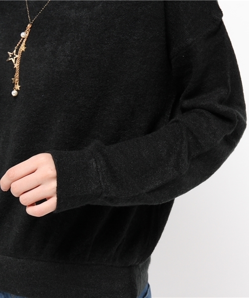 RAY CASSIN（レイカズン）の「星モチーフ付ネックレス刺繍プルオーバー（Tシャツ/カットソー・レディース・ブラック/ネイビー/ベージュ・FREE）」の4枚目の写真