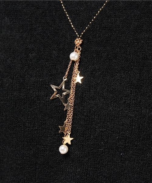 RAY CASSIN（レイカズン）の「星モチーフ付ネックレス刺繍プルオーバー（Tシャツ/カットソー・レディース・ブラック/ネイビー/ベージュ・FREE）」の6枚目の写真