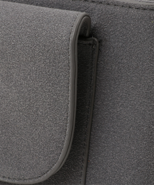 PLAIN CLOTHING（プレーンクロージング）の「ベルトモチーフショルダーバッグ【PLAIN CLOTHING】（ショルダーバッグ・レディース・バーガンディー/キャメル/グレー/ブラック・FREE）」の10枚目の写真