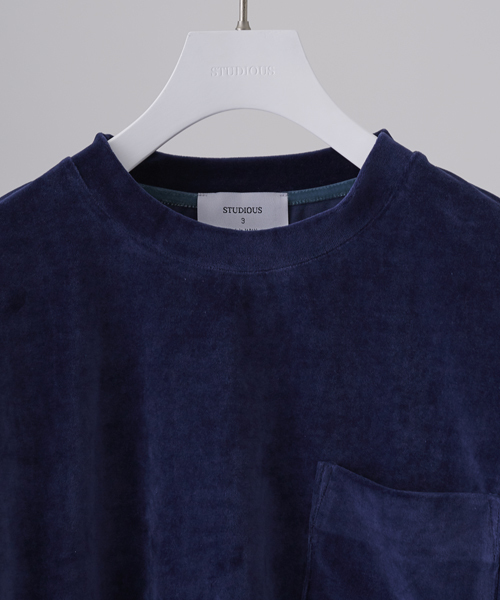 STUDIOUS（ステュディオス）の「【ZOZO限定】STUDIOUS オーバーサイズシルキーベロアTシャツ（Tシャツ/カットソー・メンズ・ピンク/ブラック/キャメル/ネイビー・3/2/1）」の5枚目の写真