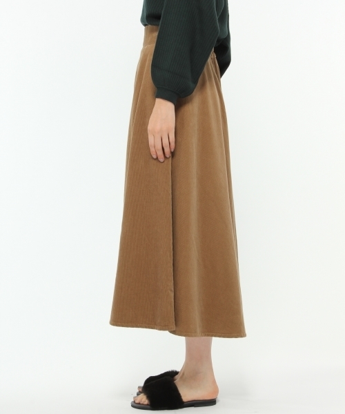 LAKOLE（ラコレ）の「【撥水】コーデュロイバックZIPスカート / LAKOLE