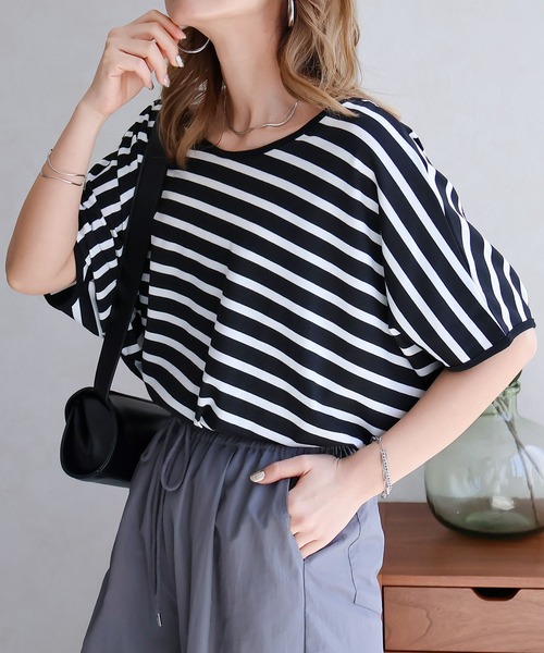 Social GIRL（ソーシャルガール）の「ワイドスリーブドルマンビックシルエットTシャツ（Tシャツ/カットソー・レディース・ブラック系その他/ホワイト/ベージュ/ライトグレー/ホワイト×ブラック/ブラック/ホワイト系その他/グレー系その他/レッド/マジェンタ/チャコールグレー/レッド系その他/ブラック×ホワイト/ネイビー/ホワイト系その他2/ホワイト系その他3/ブラック系その他2/ブラック系その他3/ブラウン/カーキ・M/S/L/LL/3L）」の7枚目の写真