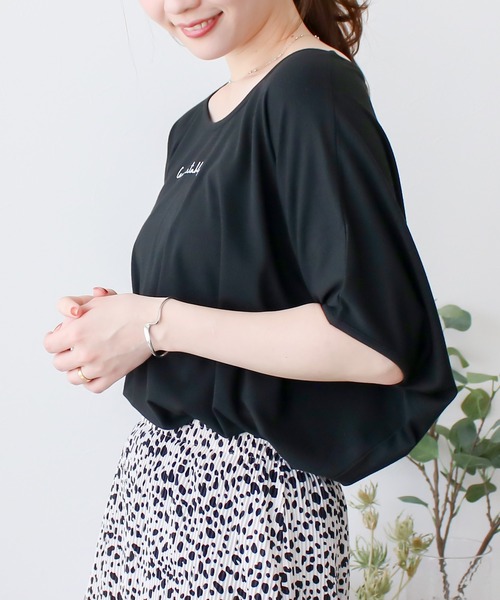 Social GIRL（ソーシャルガール）の「ワイドスリーブドルマンビックシルエットTシャツ（Tシャツ/カットソー・レディース・ブラック系その他/ホワイト/ベージュ/ライトグレー/ホワイト×ブラック/ブラック/ホワイト系その他/グレー系その他/レッド/マジェンタ/チャコールグレー/レッド系その他/ブラック×ホワイト/ネイビー/ホワイト系その他2/ホワイト系その他3/ブラック系その他2/ブラック系その他3/ブラウン/カーキ・M/S/L/LL/3L）」の8枚目の写真