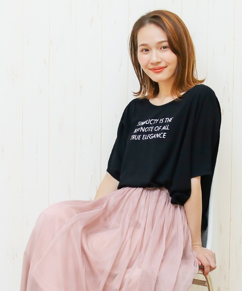 Social GIRL（ソーシャルガール）の「ワイドスリーブドルマンビックシルエットTシャツ（Tシャツ/カットソー・レディース・ブラック系その他/ホワイト/ベージュ/ライトグレー/ホワイト×ブラック/ブラック/ホワイト系その他/グレー系その他/レッド/マジェンタ/チャコールグレー/レッド系その他/ブラック×ホワイト/ネイビー/ホワイト系その他2/ホワイト系その他3/ブラック系その他2/ブラック系その他3/ブラウン/カーキ・M/S/L/LL/3L）」の9枚目の写真