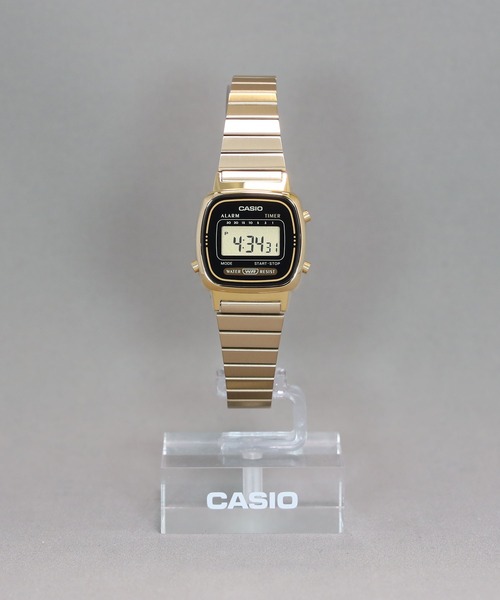CASIO(カシオ)の「CASIO CLASSIC / LA670WGA-1JF(デジタル腕時計・レディース・ブラック×ゴールド・FREE)」の4枚目の写真