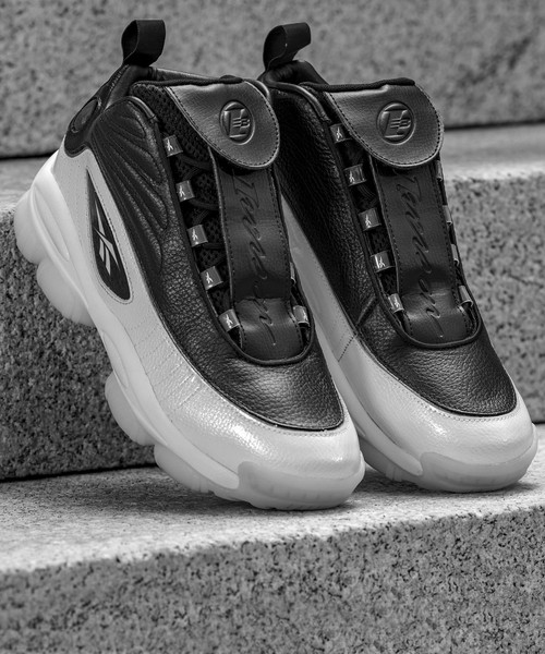 Reebok（リーボック）の「IVERSON LEGACY（スニーカー・メンズ・ブラック×ホワイト・25.5cm/26.5cm/27.5cm/28.5cm/29.5cm/30.0cm/26.0cm/27.0cm/28.0cm/29.0cm）」の3枚目の写真