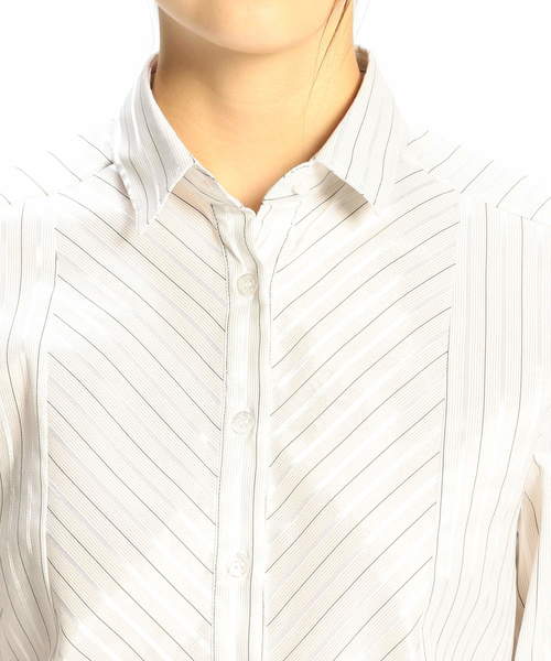 NARACAMICIE（ナラカミーチェ）の「イタリアン細ストライプ切替長袖シャツ（シャツ/ブラウス・レディース・パープル/グレー/ブルー・SMALL/MEDIUM/LARGE）」の10枚目の写真