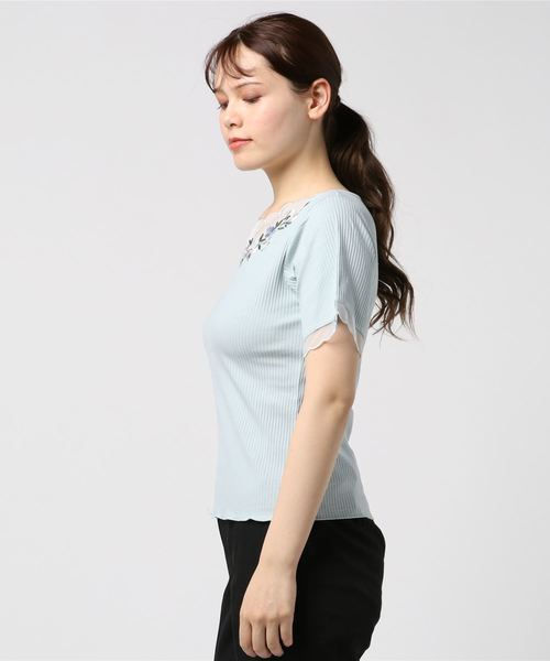 【新品】axes ネコ刺繍リブプルオーバー (生成り) axes femme（アクシーズファム）の「スカラップ×刺繍リブプルオーバー