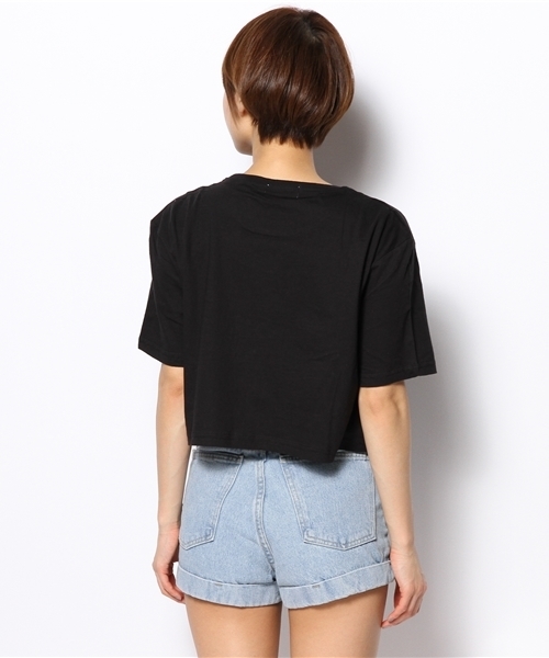 WEGO（ウィゴー）の「WEGO/ロゴプリントクロップドTシャツ（Tシャツ/カットソー・レディース・ホワイト/ブラック・FREE）」の4枚目の写真