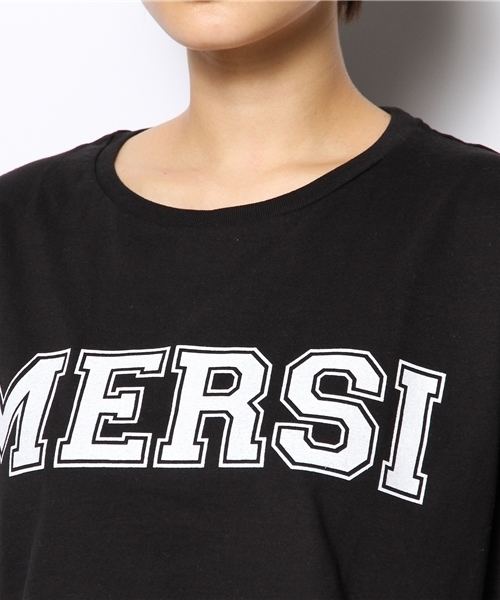 WEGO（ウィゴー）の「WEGO/ロゴプリントクロップドTシャツ（Tシャツ/カットソー・レディース・ホワイト/ブラック・FREE）」の5枚目の写真