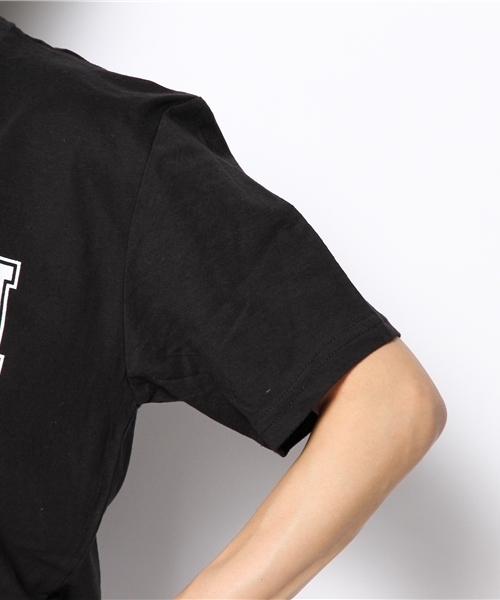 WEGO（ウィゴー）の「WEGO/ロゴプリントクロップドTシャツ（Tシャツ/カットソー・レディース・ホワイト/ブラック・FREE）」の6枚目の写真