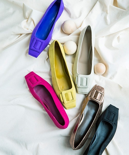 RANDA（ランダ）の「バックルスクエアトゥカッターパンプス（パンプス・レディース・ブラック/ブロンズ/クリーム/イエロー/ピンク/パイソン/ホワイト/ライトイエロー・25/22/25.5/22.5/24.5/23.5/23/24）」の8枚目の写真