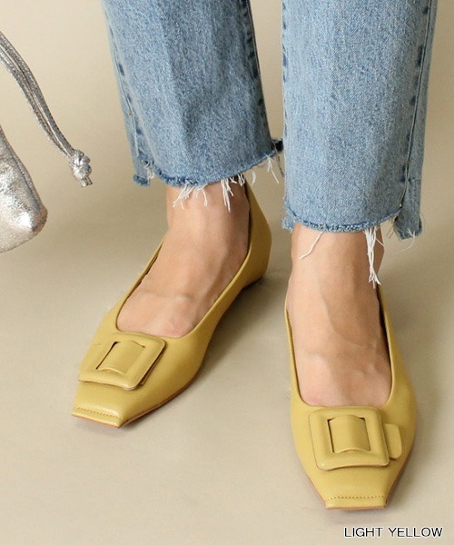 RANDA（ランダ）の「バックルスクエアトゥカッターパンプス（パンプス・レディース・ブラック/ブロンズ/クリーム/イエロー/ピンク/パイソン/ホワイト/ライトイエロー・25/22/25.5/22.5/24.5/23.5/23/24）」の6枚目の写真