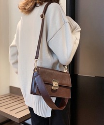 フェイクレザー スクエアショルダーバッグ