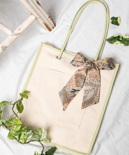 WEGO（ウィゴー）の「WEGO/【WEB限定】コンビスクエアトートバッグ（トートバッグ・レディース・ブラック/ベージュ/シルバー/その他1/その他2/その他3/その他4/その他5/グリーン系その他/キャメル・FREE）」の4枚目の写真