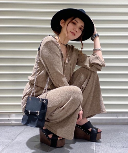 EGOIST(エゴイスト)の「バストレースUP長袖オールインワン(サロペット/オーバーオール・レディース・ブラック/ライトブラウン・FREE)」の20枚目の写真