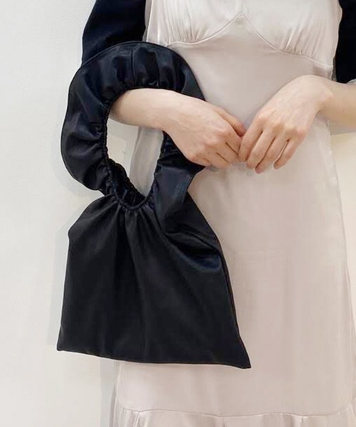 one after another NICE CLAUP(ワンアフターアナザーナイスクラップ)の「くしゅくしゅバッグ(ハンドバッグ・レディース・ブラック/ベージュ/ラベンダー/シルバー・FREE)」の9枚目の写真