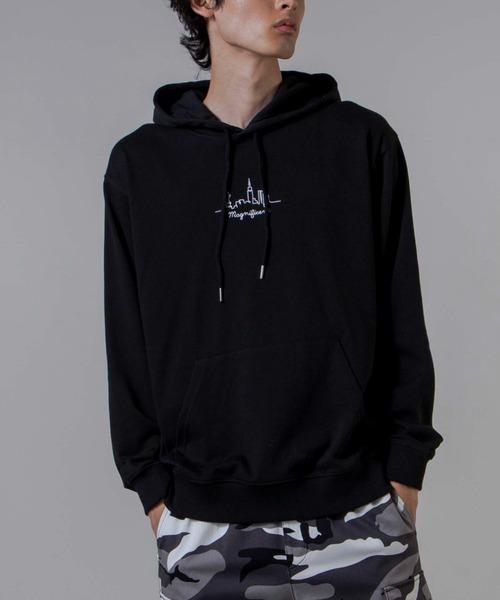 WEGO（ウィゴー）の「WEGO/シティーモチーフ刺繍プルパーカー（スウェット・メンズ・ホワイト/ブラック・SMALL/MEDIUM/LARGE）」の2枚目の写真