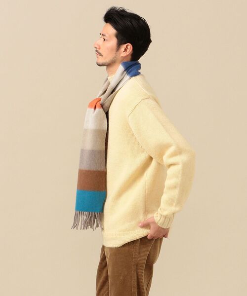 Begg & Co（ベグアンドコー）の「【SHIPS別注】BEGG: ラムウール/アンゴラ マルチボーダー マフラー（マフラー・メンズ・グレー/カーキ/ネイビー・ONE SIZE）」の6枚目の写真