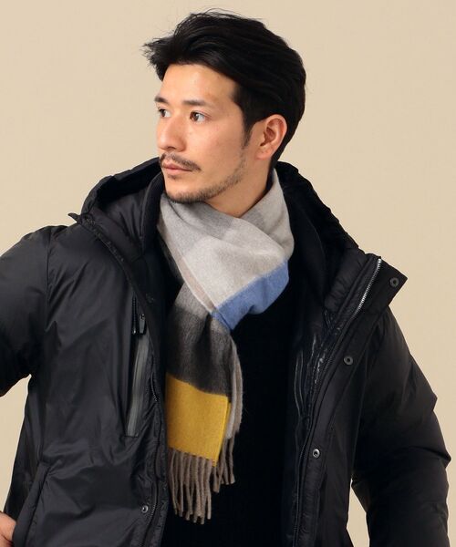 Begg & Co（ベグアンドコー）の「【SHIPS別注】BEGG: ラムウール/アンゴラ マルチボーダー マフラー（マフラー・メンズ・グレー/カーキ/ネイビー・ONE SIZE）」の11枚目の写真