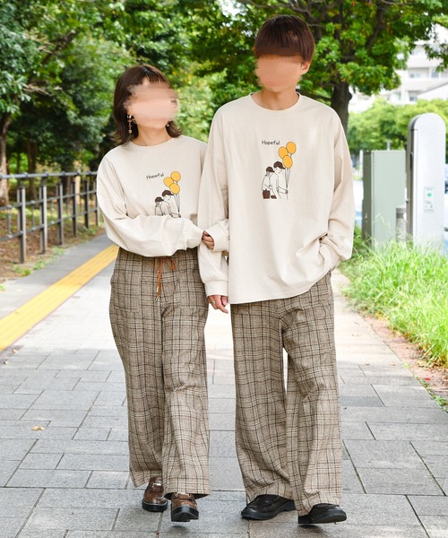 PairPair(ペアペア)の「線画カップル風船グラフィックロンT(ユニセックス)(Tシャツ/カットソー・レディース・ブラック/ベージュ/ブラウン・FREE)」の3枚目の写真