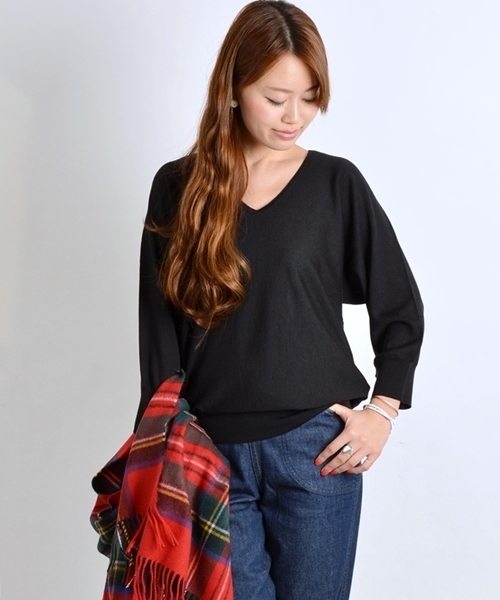 SHIPS for women（シップスフォーウィメン）の「ウールシルク Vネック ドルマンスリーブ ニット（ニット/セーター・レディース・ピンク系その他/ブルー/コバルトブルー/オフホワイト/ブラック/カーキ・ONE SIZE）」の2枚目の写真