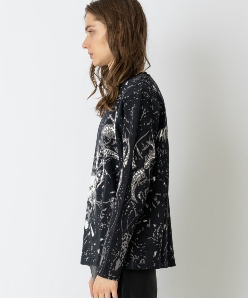 WHITE MOUNTAINEERING(ホワイトマウンテニアリング)の「【White Mountaineering】スウェットTシャツ'ダークヒーロー'/WM1973520(スウェット・メンズ・ホワイト/ブラック・2/4/3/1)」の22枚目の写真