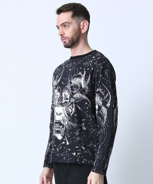 WHITE MOUNTAINEERING(ホワイトマウンテニアリング)の「【White Mountaineering】スウェットTシャツ'ダークヒーロー'/WM1973520(スウェット・メンズ・ホワイト/ブラック・2/4/3/1)」の14枚目の写真