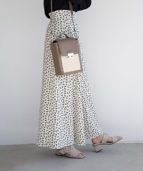 FREE'S MART（フリーズマート）の「メタルフラットボックスバッグ（ショルダーバッグ・レディース・ブラック/グレー・ﾌﾘ-）」の6枚目の写真