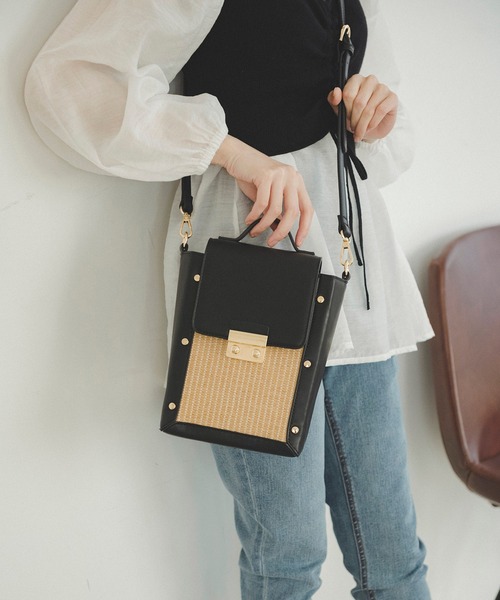 FREE'S MART（フリーズマート）の「メタルフラットボックスバッグ（ショルダーバッグ・レディース・ブラック/グレー・ﾌﾘ-）」の13枚目の写真