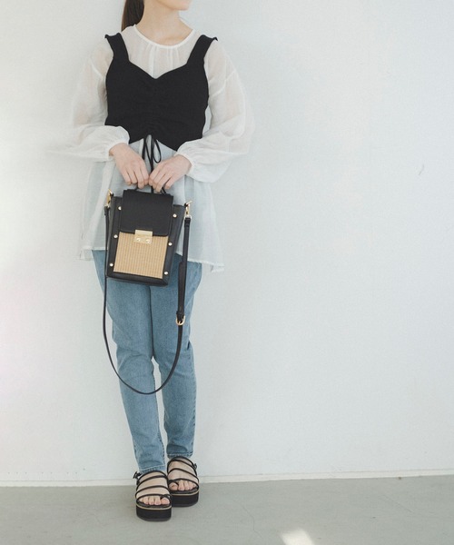 FREE'S MART（フリーズマート）の「メタルフラットボックスバッグ（ショルダーバッグ・レディース・ブラック/グレー・ﾌﾘ-）」の9枚目の写真