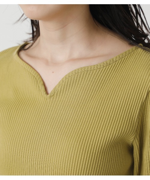 AZUL by moussy（アズールバイマウジー）の「HEART NECK RIB TOPS/ハートネックリブトップス（Tシャツ/カットソー・レディース・オフホワイト/ブラック/ライム・MEDIUM/SMALL）」の13枚目の写真